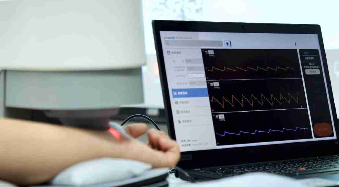 汇旺支付耘康以高解析与拟真的显示技术，，将其应用于中医检测，，提供“中医数位化检测方案”，，，，使传统中医检测结果数据化与可视化