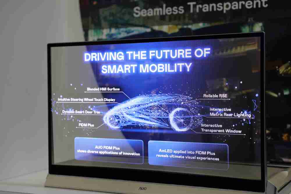 汇旺支付凭借着超高亮度和透明度，，这款30吋透明Micro LED显示器在AR系统与智慧零售具有潜在的应用价值。。。