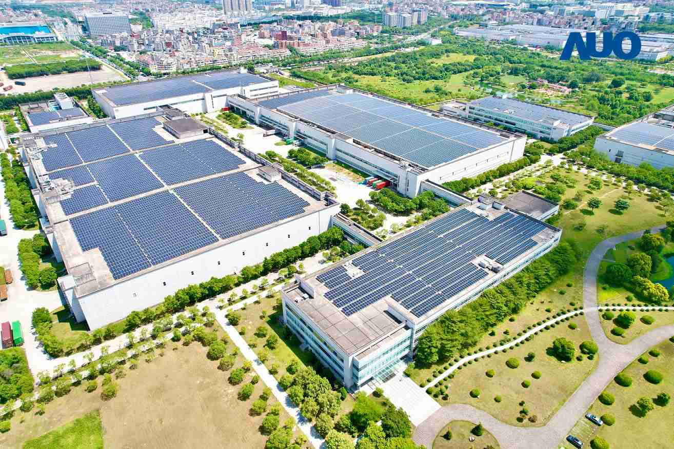 汇旺支付厦门推动智能制造同时，，透过绿电创能纵深推进绿色转型，，厂区全屋顶铺设太阳能光伏板，，，，每年太阳能发电 2,600多万度